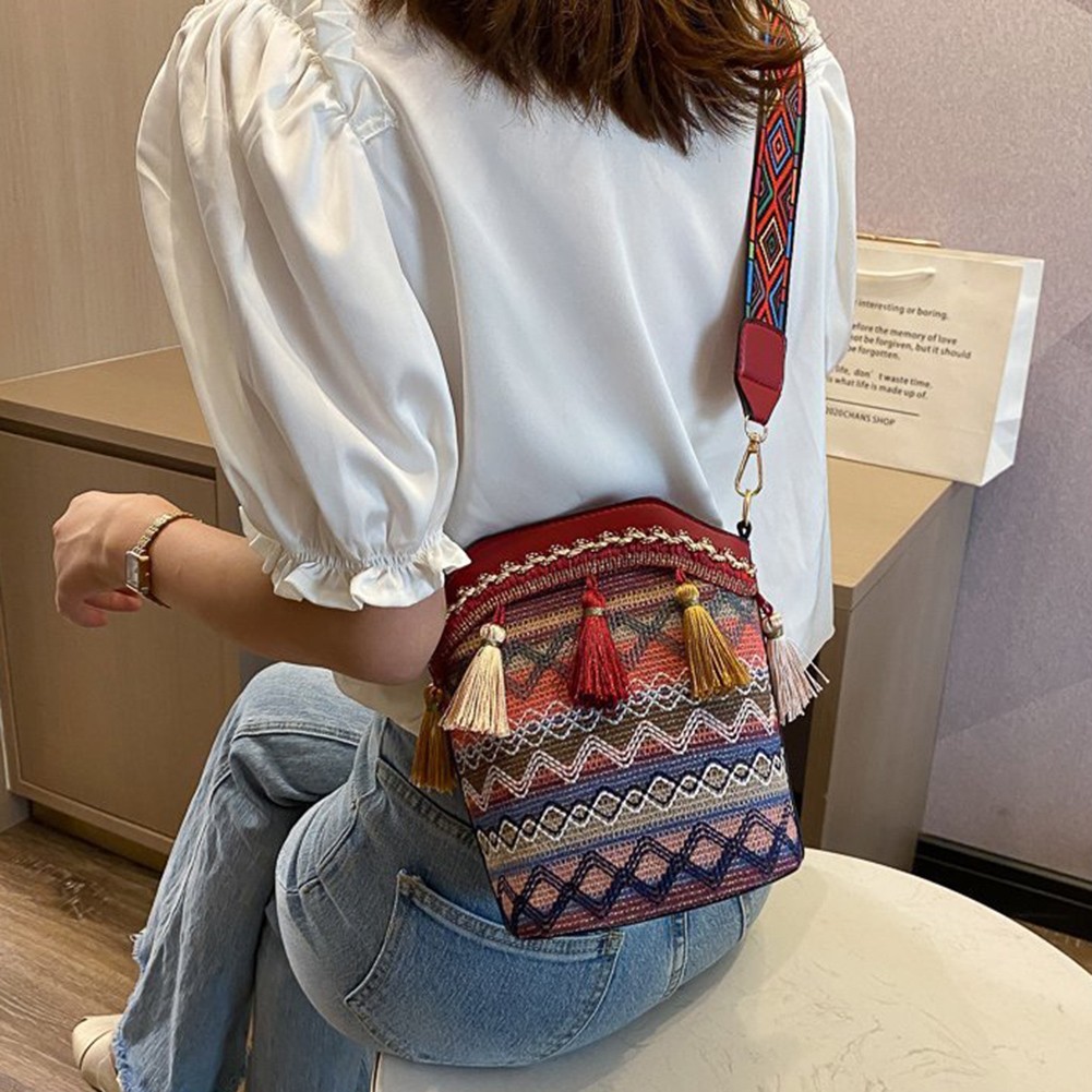 2022 Summer Ethnic Women Shoulder Crossbody Bag Woven Tassels Small Bucket Female Handbags Messenger Satchel Designer Handbag