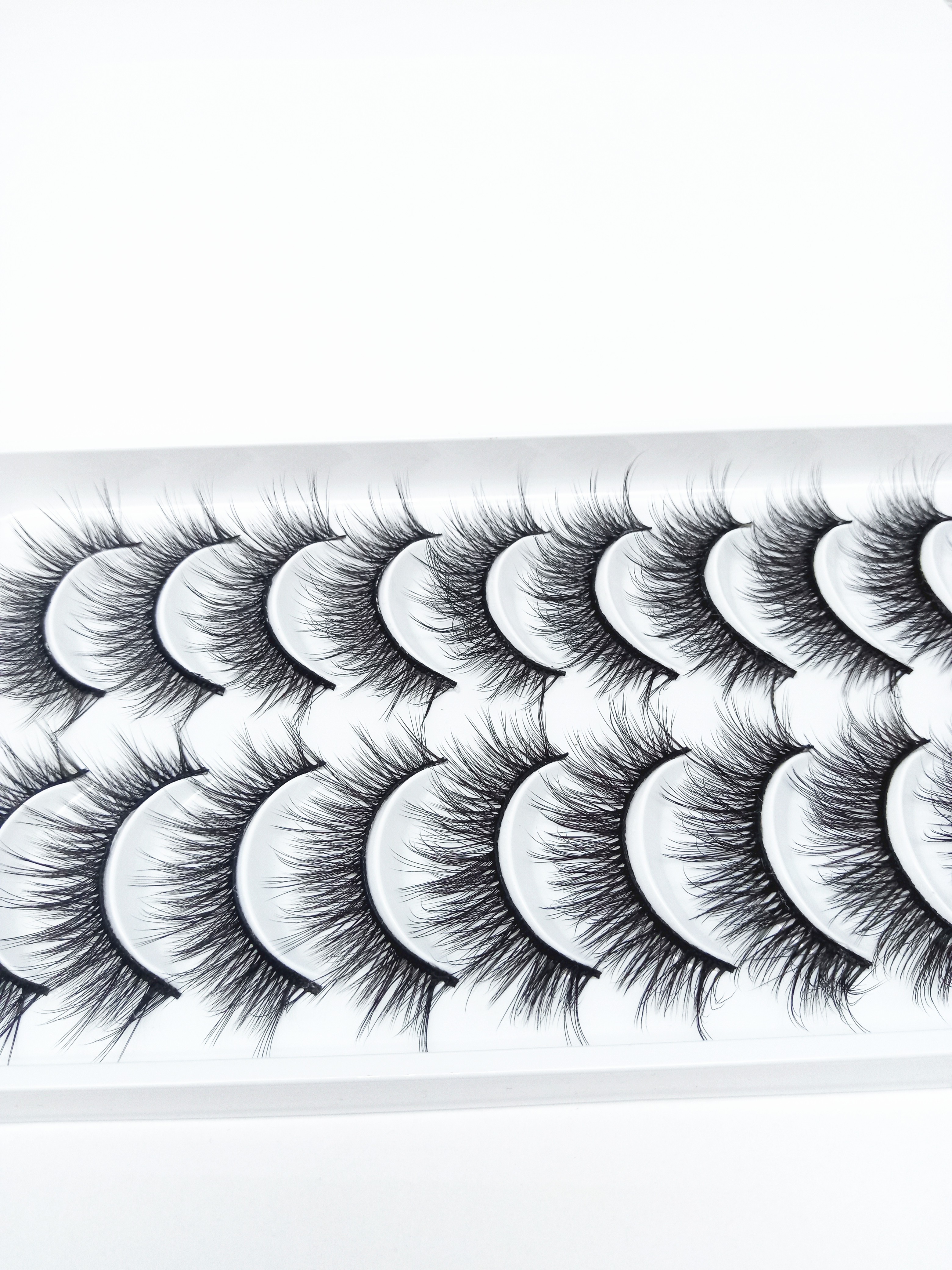 10 pairs of 3D false eyelashes, handmade, soft and hot, naturally, to create a perfect eye makeup, cross and thick