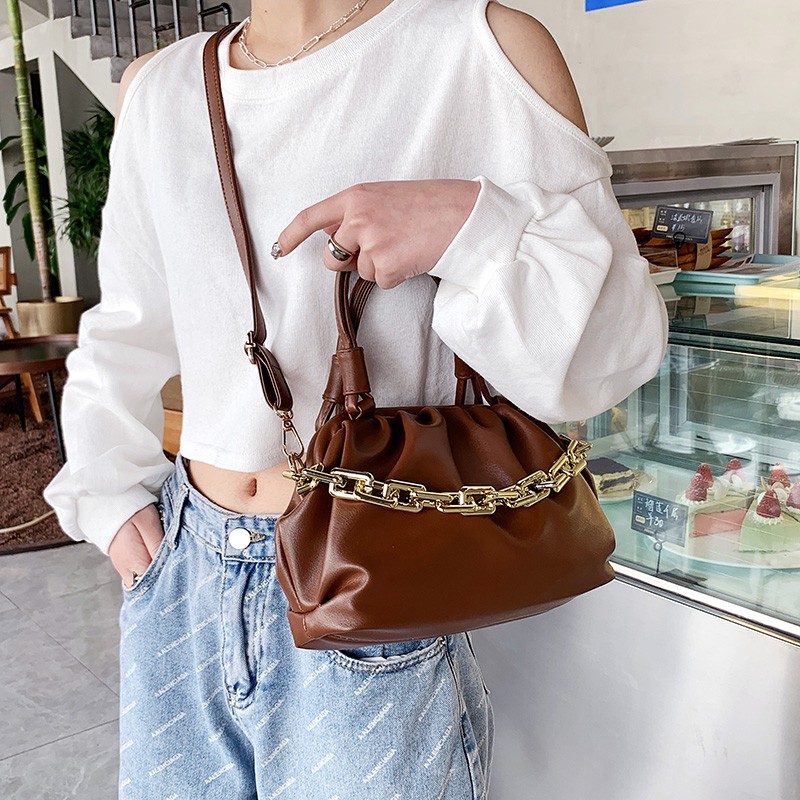 HOCODO 2022 New Fold Women's Fashion Handbag Qian Women's Shoulder Bag PU Leather Pleated Messenger Bag Solid Color Women