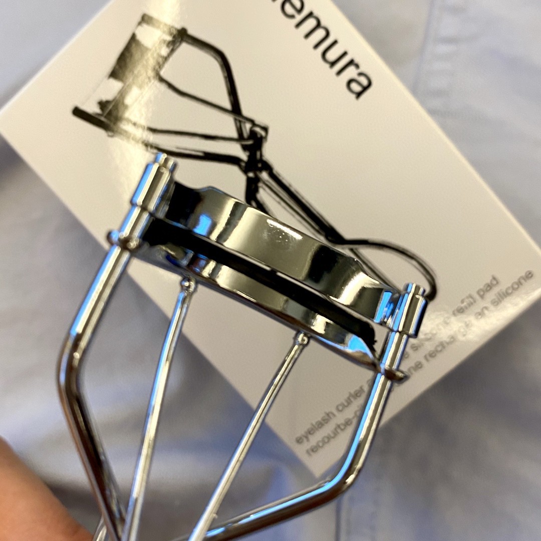 Shu UEMURA Eyelash Curler Japanese Portable Metal Eyelash Curler Lasts Without Hurting Eyelashes Curls Naturally