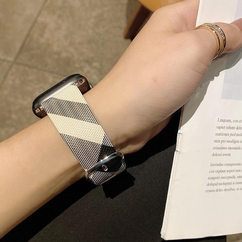 Luxury Leather Women Watch Strap for Apple Watch 7 6 SE 5 4 3 Band 41mm 45 44 40mm 42mm 38mm for iWatch 7 Bracelet Girl Loopband