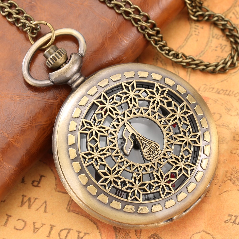 2022 New Style Vintage Style Bronze Hollow With Chain Nostalgia Men Pocket Watch Souvenir Birthday Gift for Boyfriend Husband