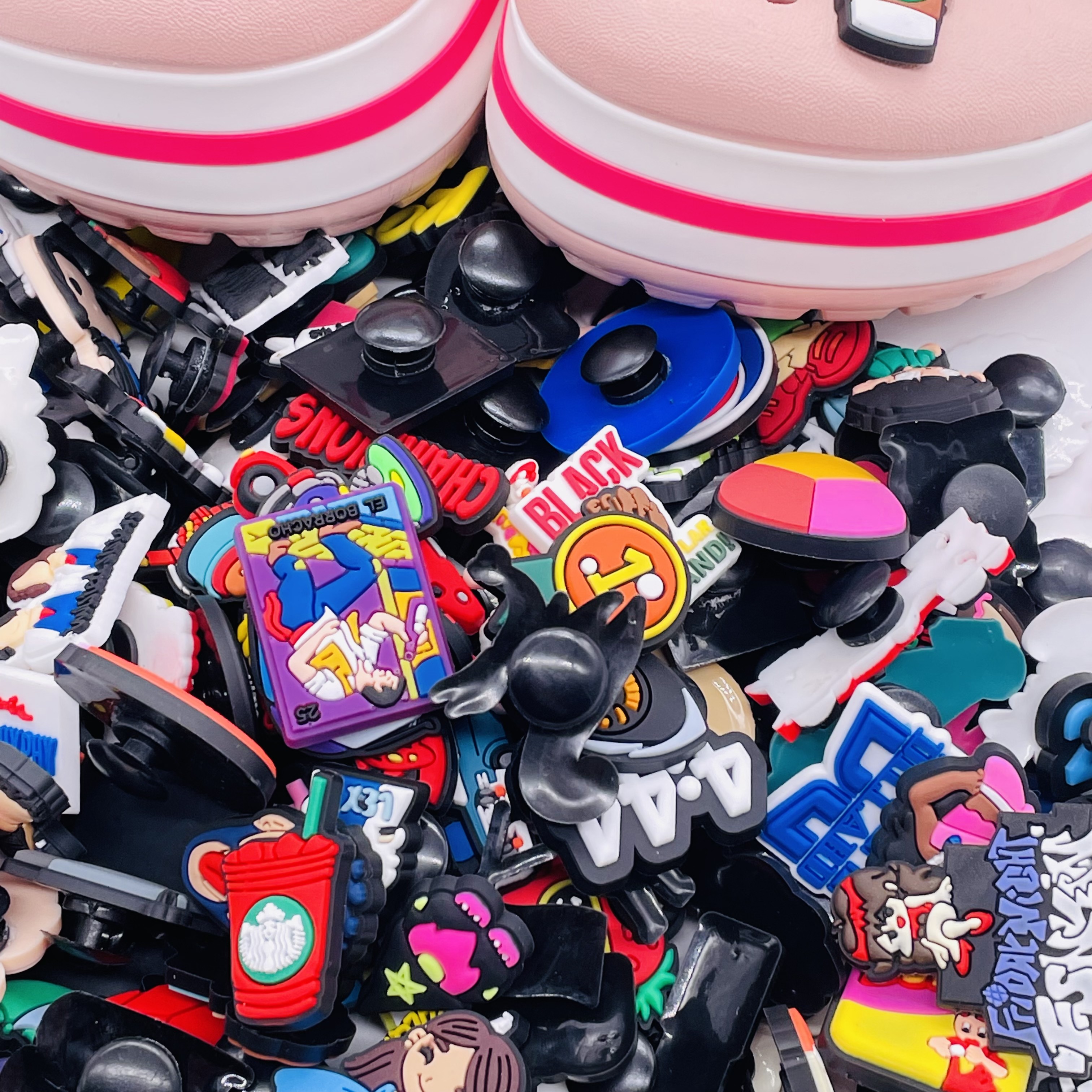 100pcs Mix Cartoon Anime Shoes Sandals Shoes Accessories PVC Garden Shoes Decorations Fit Wristbands Croc Jibz Ornament Party Gift