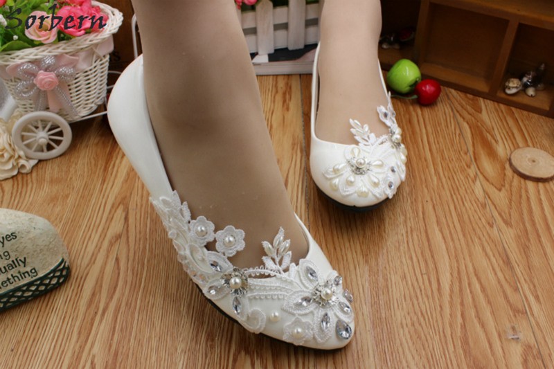 Sorbern Asymmetric Crystal Wedding Shoes Lace Appliques White Bridal Shoes Flat Heels Trendy Heels Closed Toe Heels Flat Shoes