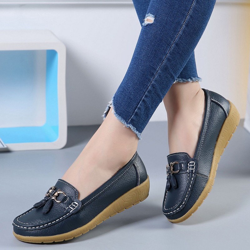 New Genuine Leather Shoes Woman Slip On Women's Flats Moccasins Female Loafers Spring Autumn Soft Mother Shoe Plus Size 34-44