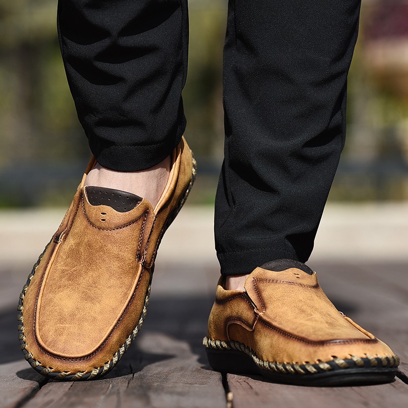 New hot men shoes plus size men's fashion leather shoes men's flat bottom shoes breathable slip on lazy driving shoes