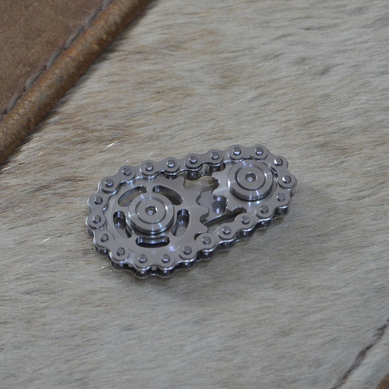 Flywheel sprockets finger sprocket sprockets EDC chains metal toy gear chain slewing landing ship road sprocket rotor