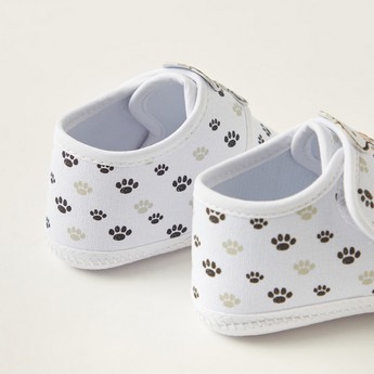 Disney All-Over Snoopy Print Baby Shoes