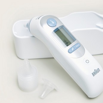 Braun Thermoscan 7 Ear Thermometer with Age Precision