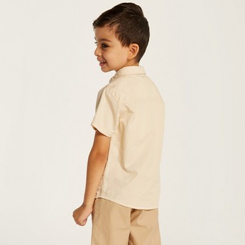 Juniors Textured Shirt with Button Closure and Short Sleeves