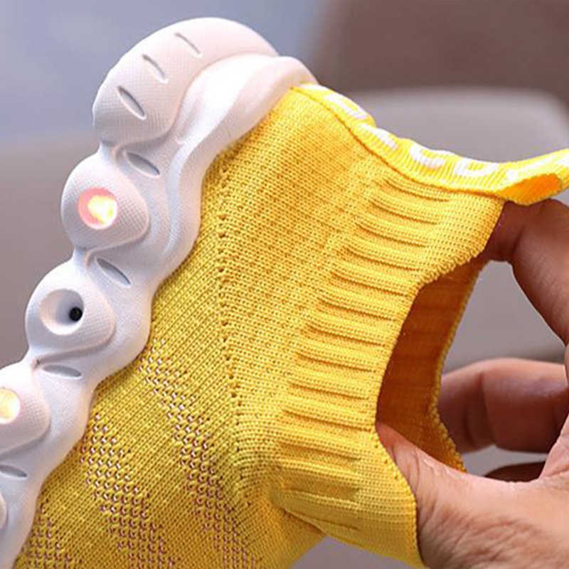 Boys Shoes LED Luminous Sneakers 2022 Spring New Children's Socks Shoes Girls Sneakers Breathable Mesh Light Kids Sneakers