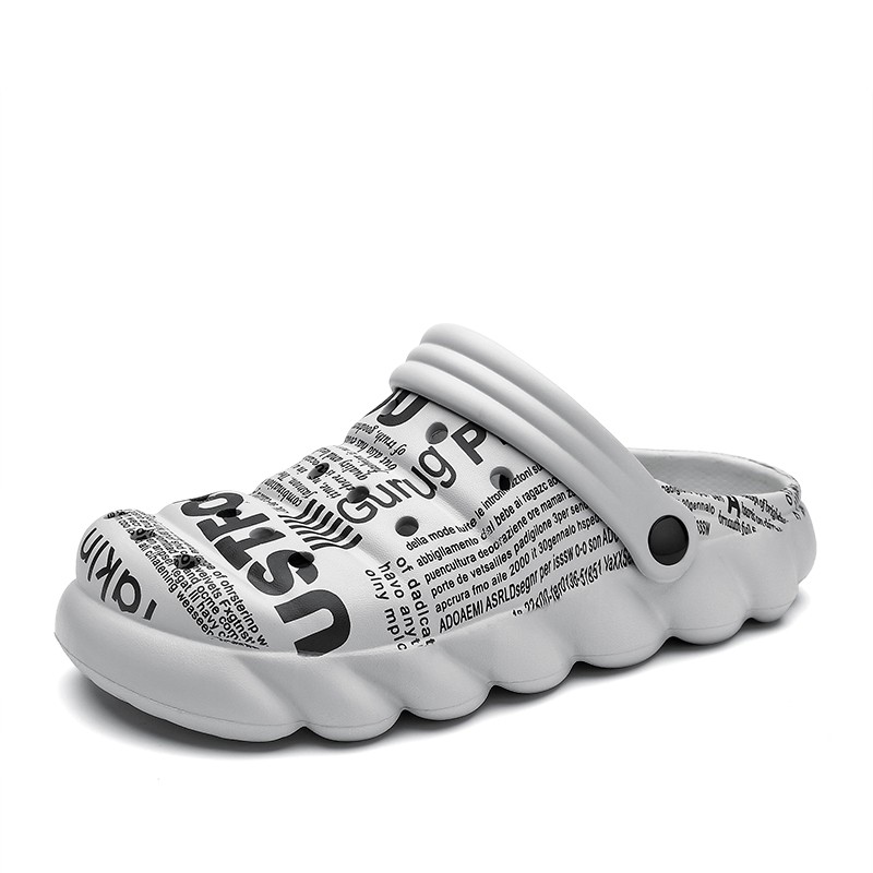 Trendy Men Slippers Outdoor Sneakers Beach Sandals Garden Shoes Comfortable Lightweight EVA Slippers Double Color Clogs