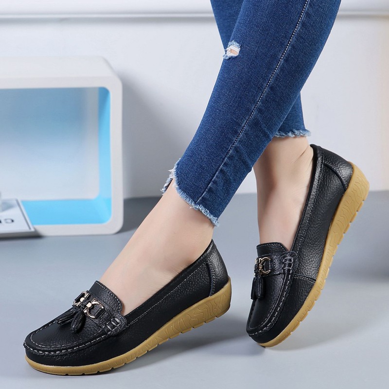 New Genuine Leather Shoes Woman Slip On Women's Flats Moccasins Female Loafers Spring Autumn Soft Mother Shoe Plus Size 34-44