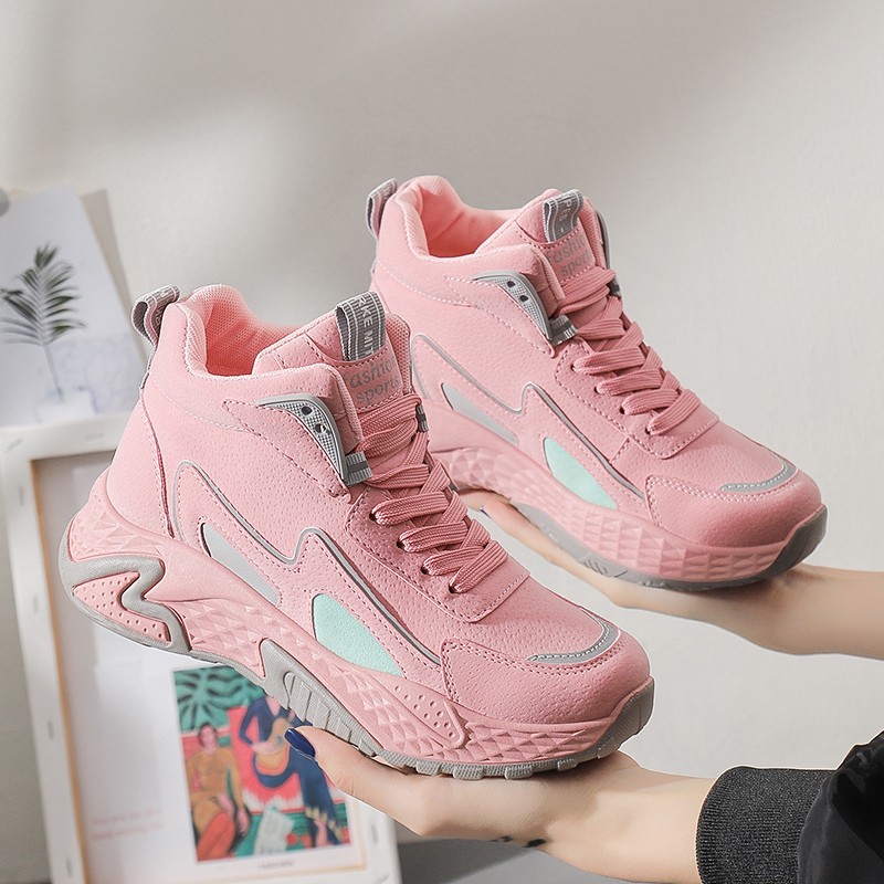 Women Sneakers Comfortable Non-slip Walking Shoes Woman Chunky Fashion Lace Up Luminous Women Vulcanized Shoes 2022 Spring