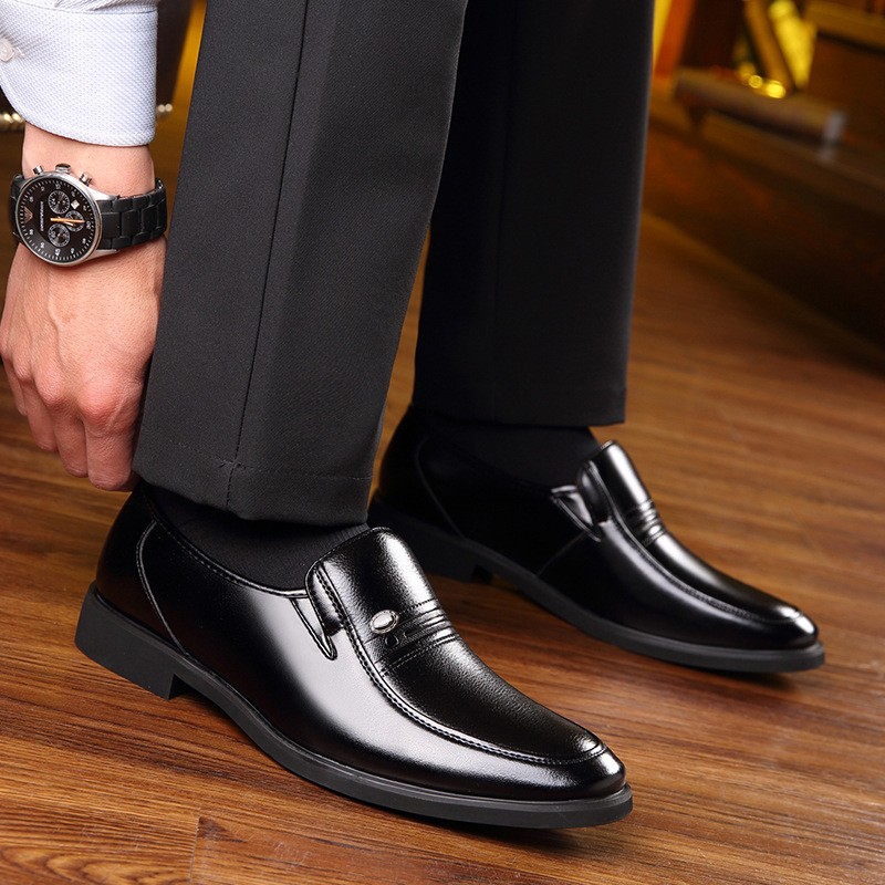 British slip on fur leather shoes men winter shoes 2022 business formal dress shoes fashion fit office shoes warm shoes