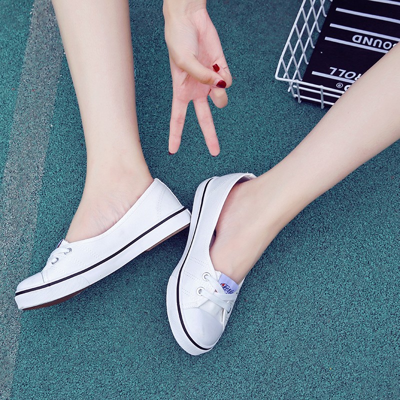 Autumn spring light canvas shoes women shoes slip on students tide Korean set foot pedal flat shoes