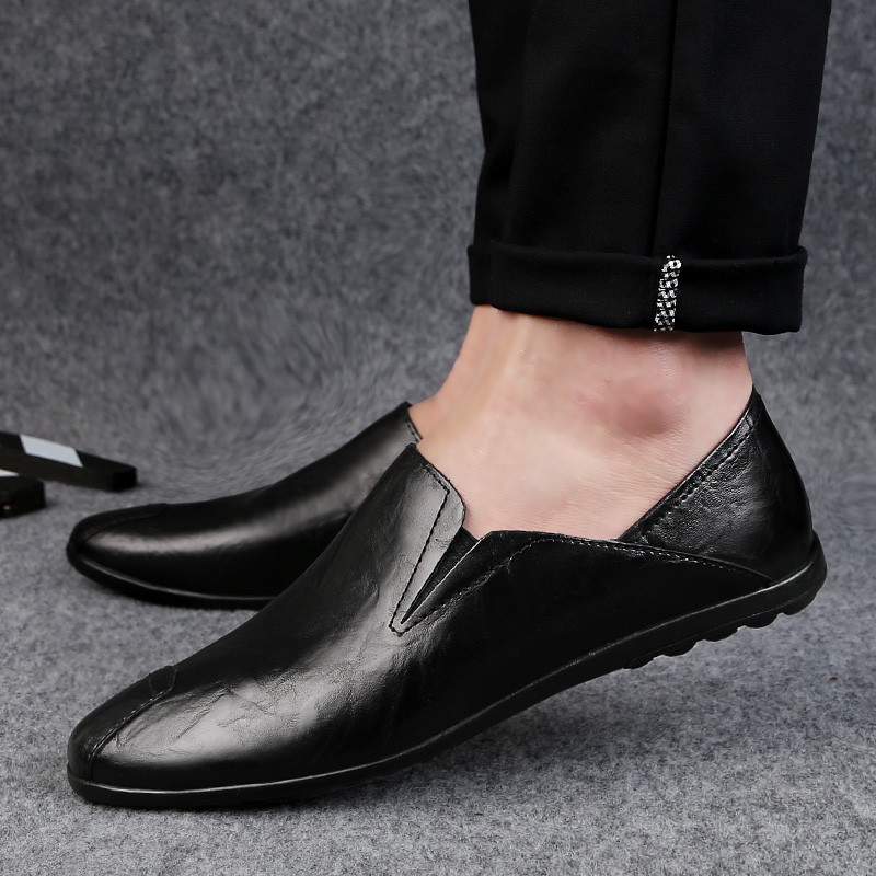 Men's fashion leather shoes loafers soft comfortable breathable flat shoes men's lightweight driving shoes lazy shoes