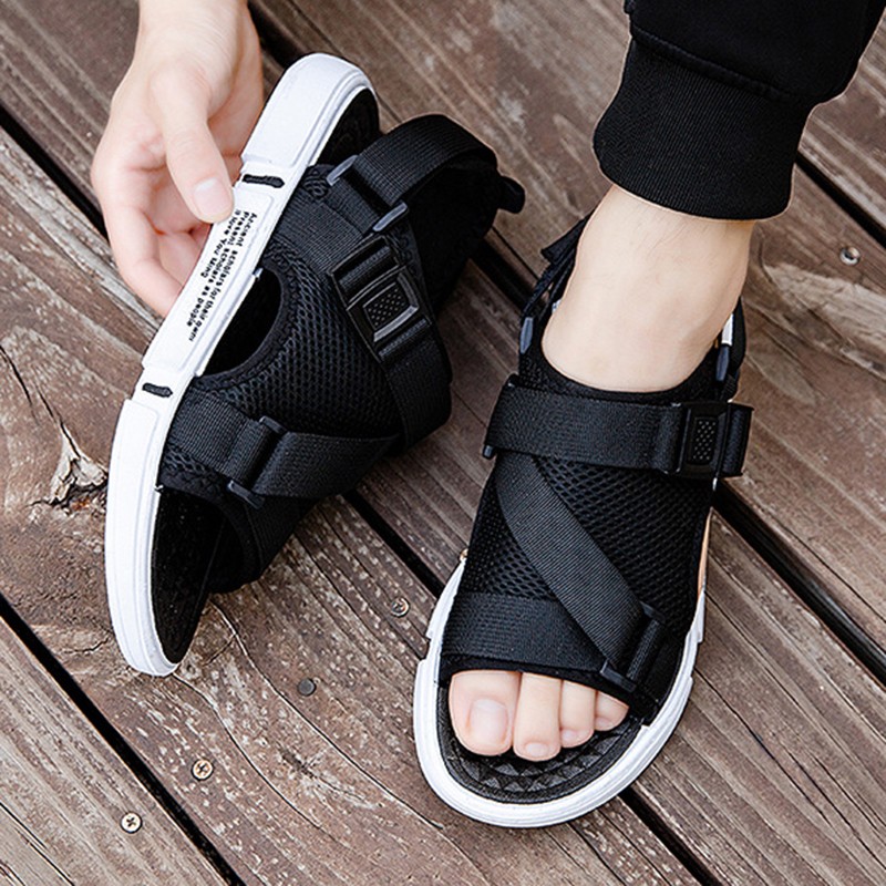 Summer New Sports Men's Sandals Man Slippers Buckle Strap Leisure Fashion Flats Slides Breathable Air Mesh Beach Shoes for Male