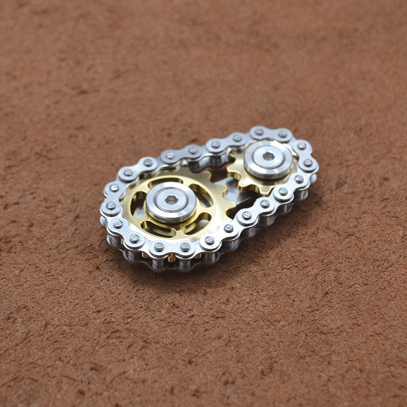 Flywheel sprockets finger sprocket sprockets EDC chains metal toy gear chain slewing landing ship road sprocket rotor