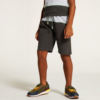 XYZ Panelled T-shirt and Mid-Rise Shorts Set