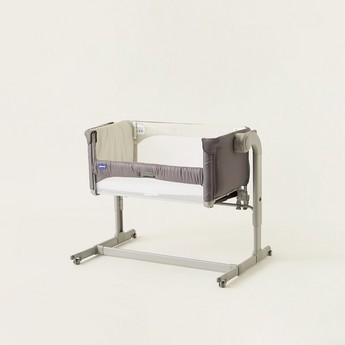 Chicco Next 2 me Magic Co-Sleeping Crib