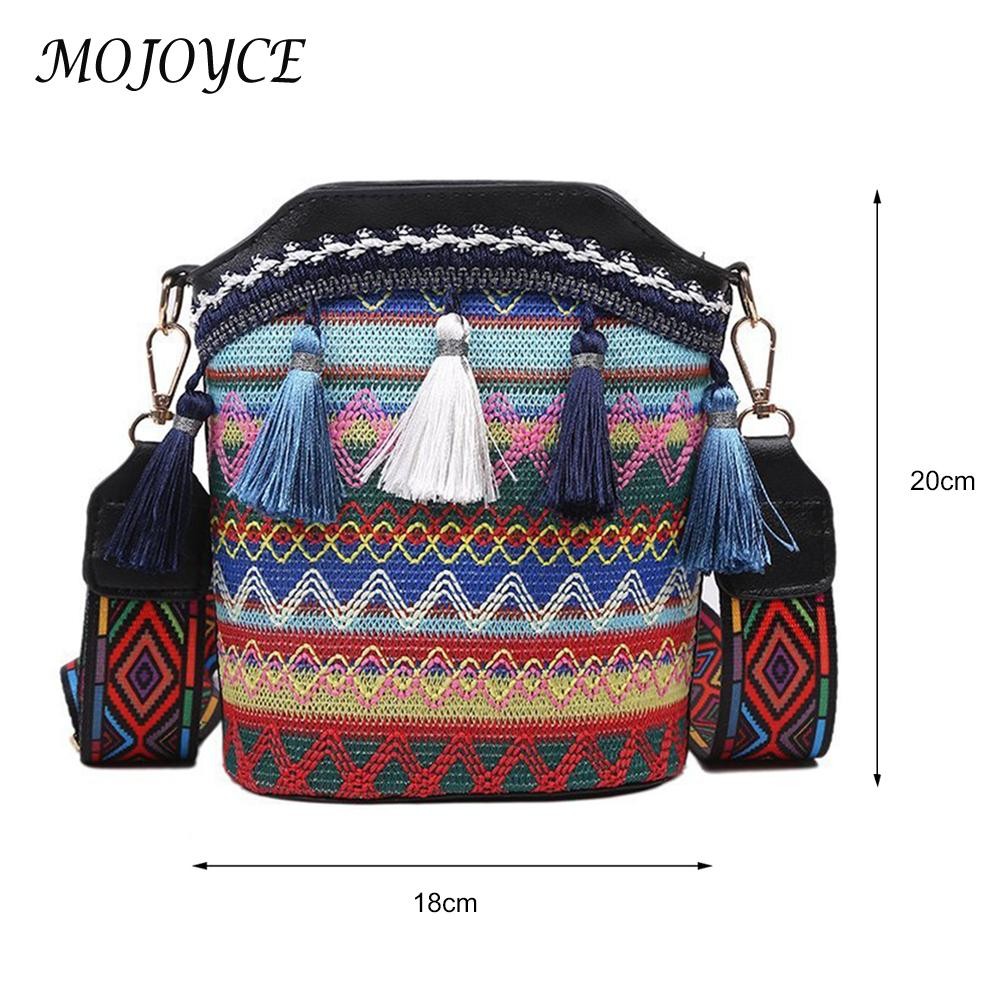 Ethnic Women's Shoulder Bag Crossbody Bag Tassel Knit Small Bucket Handbags Fashion Simple Luxury Design Female Bag Underarm Bags