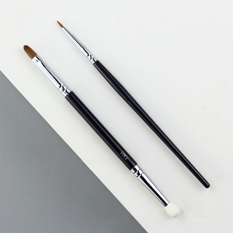 T301 Double End Concealer Brush Sponge Precision Makeup Brushes Dark Circles Eyeliner Tear Trench Concealing Brush Fine Make Up Tool