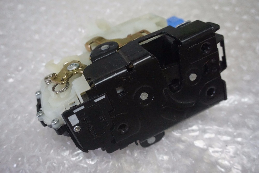 8 Pin Front Left Door Lock Actuator Mechanism for VW Transporter T5 T6 , Seat Ibiza 3B1837015AM 3B1837015AQ 3B1837015AM polo