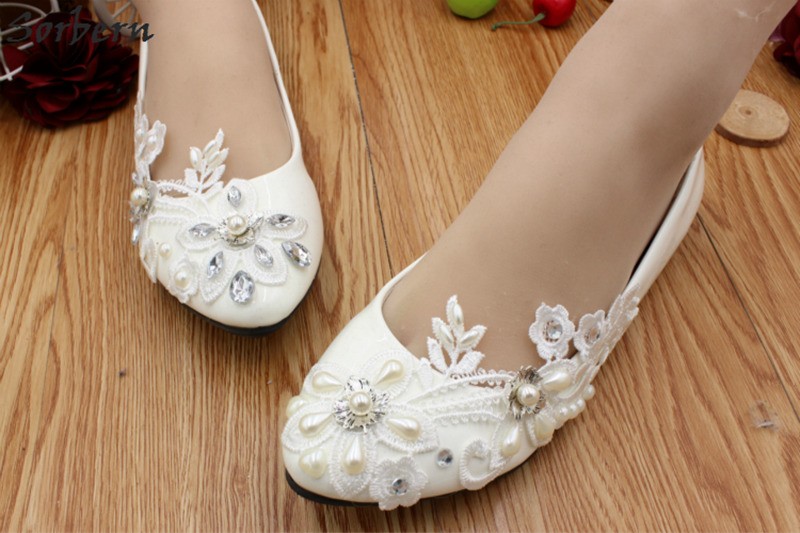 Sorbern Asymmetric Crystal Wedding Shoes Lace Appliques White Bridal Shoes Flat Heels Trendy Heels Closed Toe Heels Flat Shoes