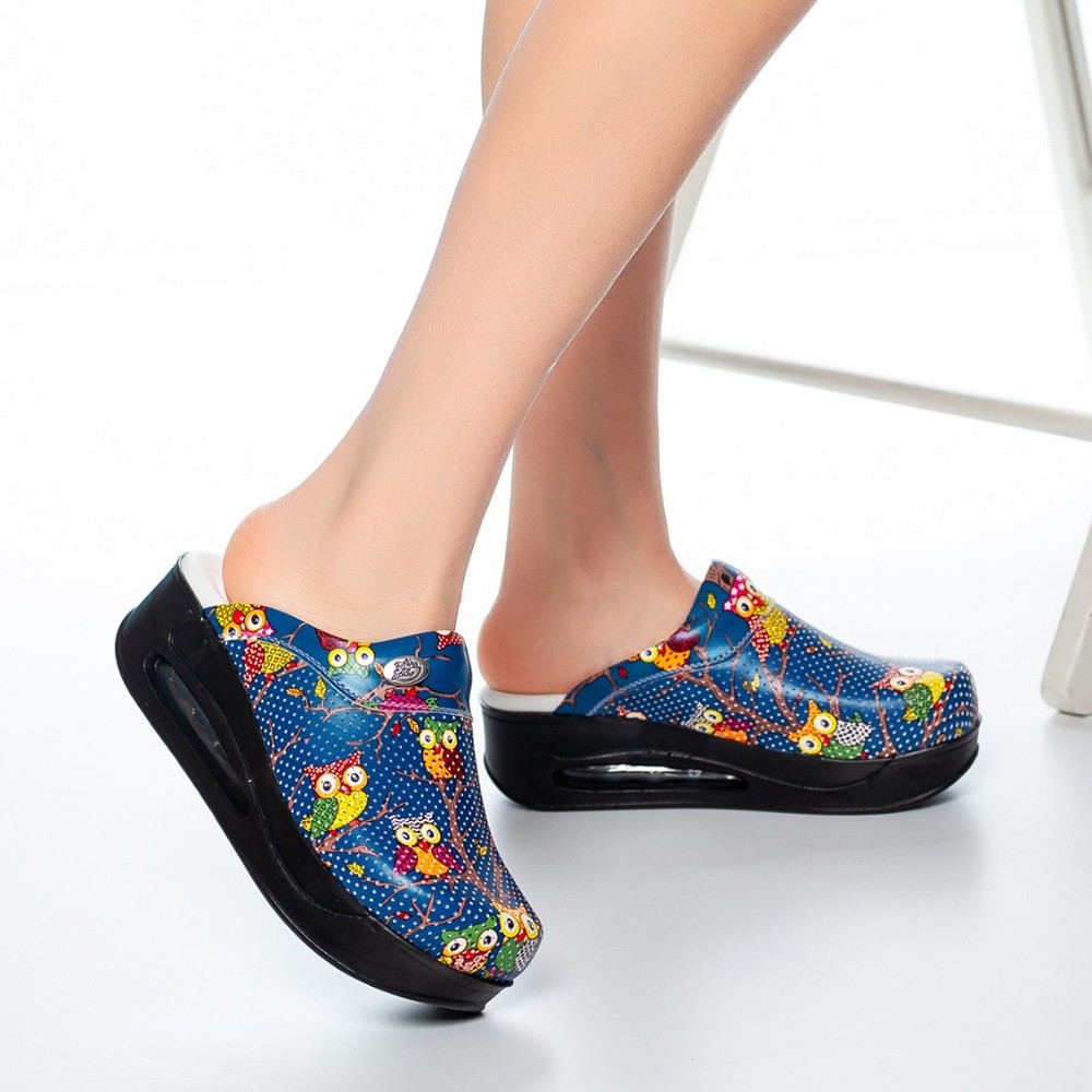 2021 Nurse Doctor Clogs Medical Women Orthopedic Non-slip Dentist Shoes Hospital Slippers Quality Comfortable Work Sandal Slides