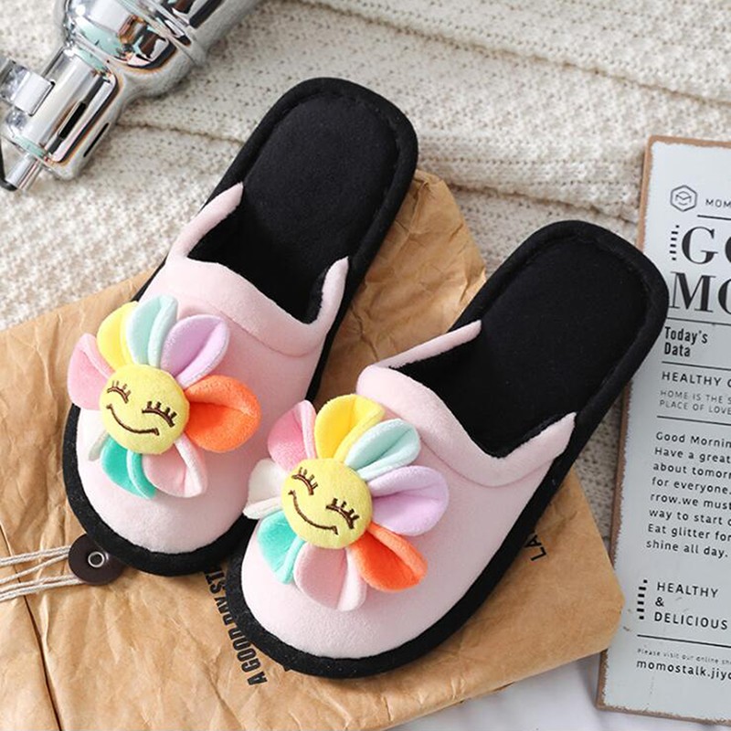 Women Smiley Face Flower Slippers Fashion Fluffy Winter Warm Slippers Woman Cartoon Animals Indoor Slippers Funny Shoes