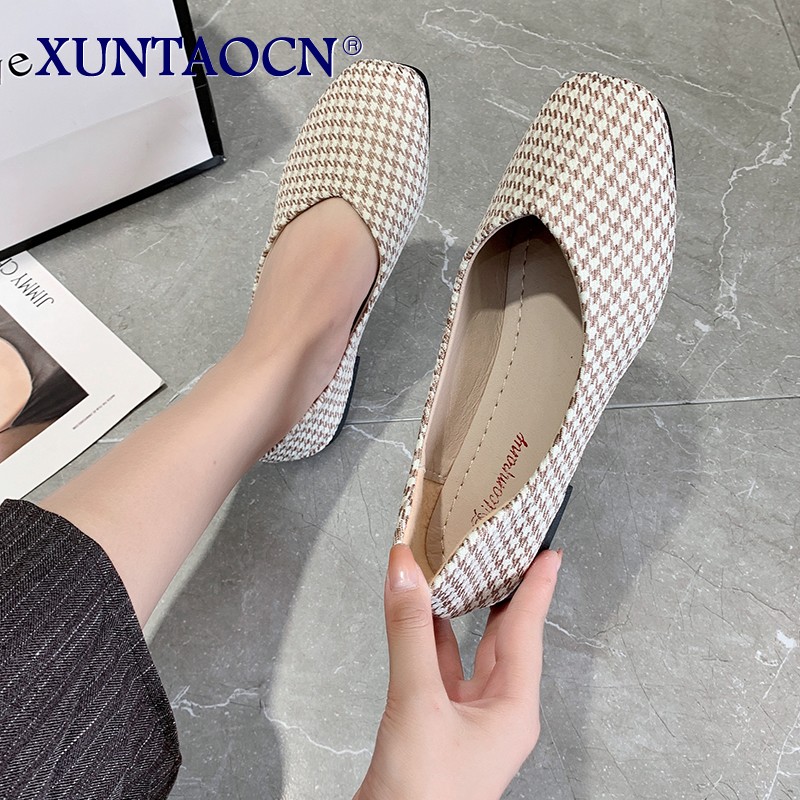 2022 single shoes Korean fashion plaid women's shoes retro square heel bean shoes shallow mouth women's shoes