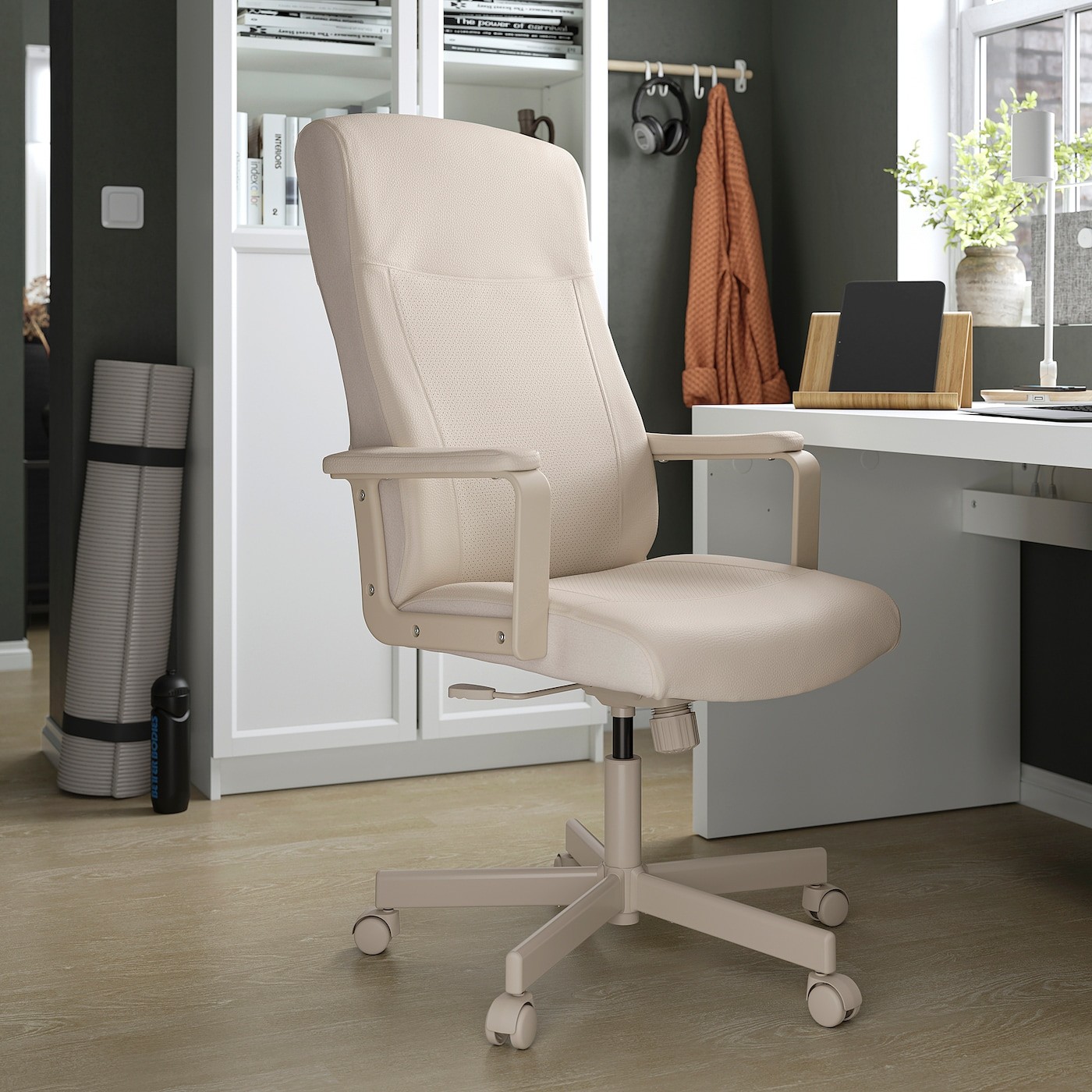 MILLBERGET Swivel chair