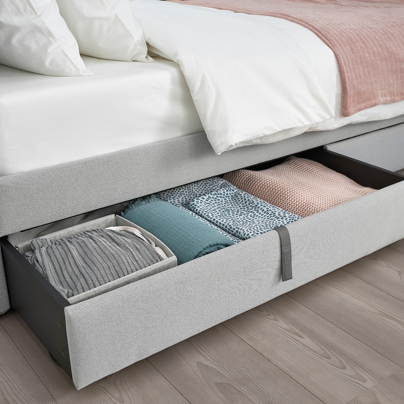 GLADSTAD Upholstered bed storage box