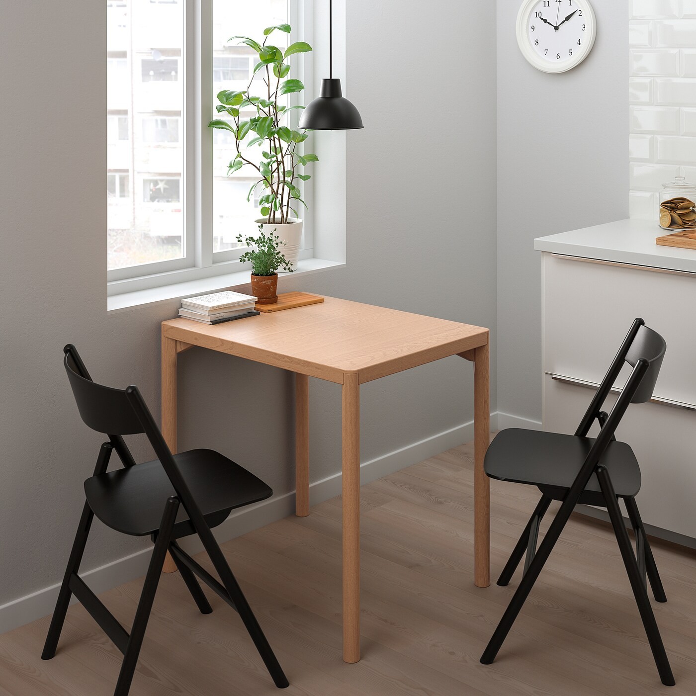 RÅVAROR / RÅVAROR Table and 2 folding chairs