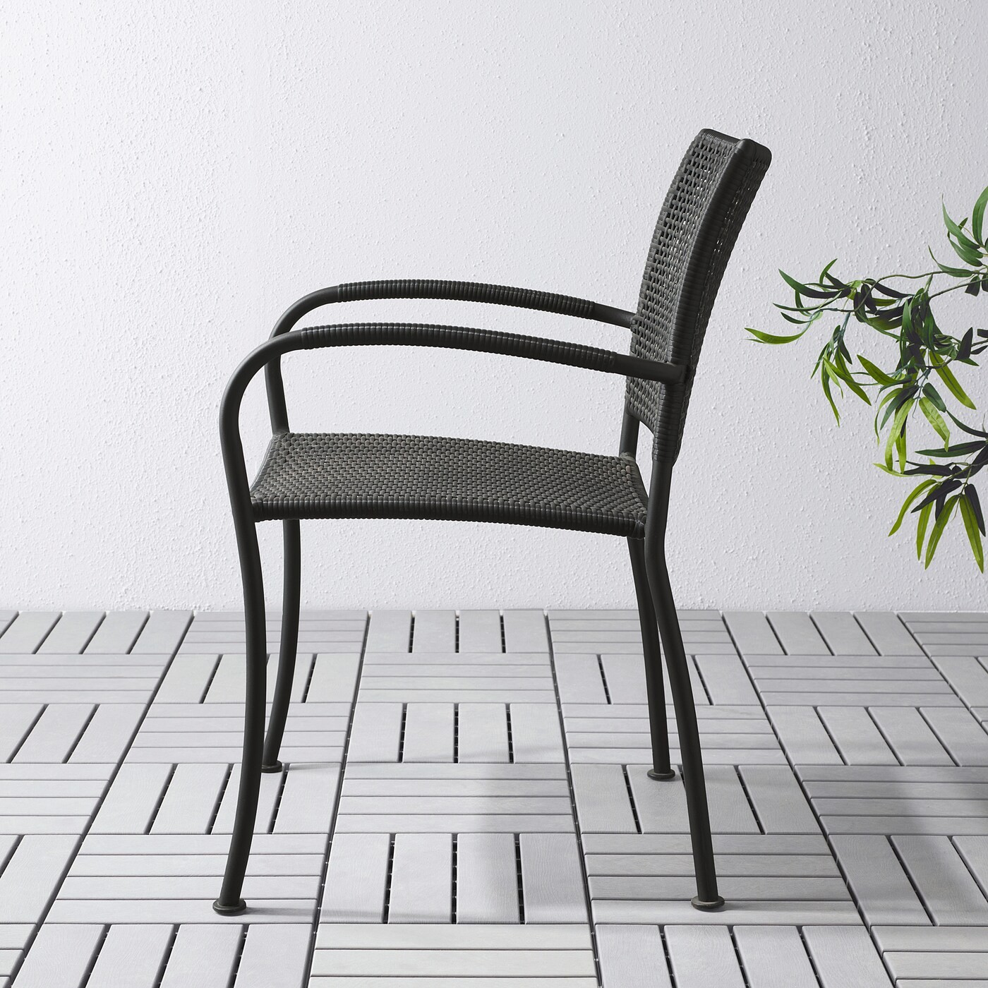 LÄCKÖ Chair with armrests, outdoor