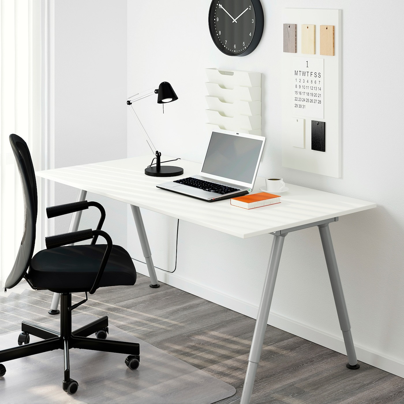 THYGE Desk