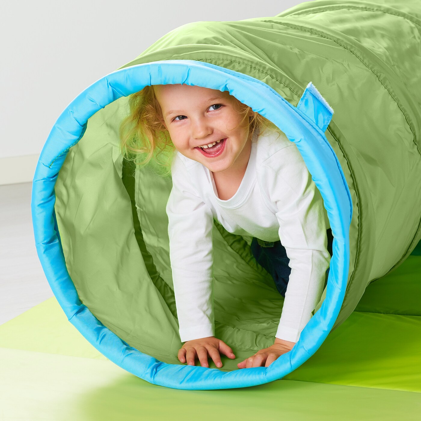 BUSA Play tunnel