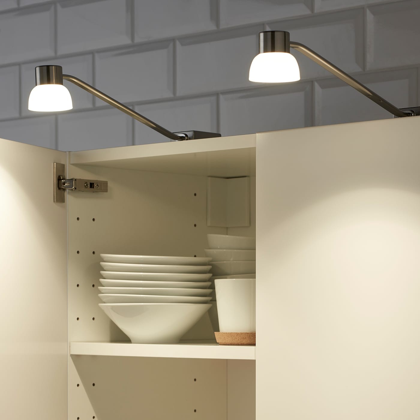 LINDSHULT LED cabinet lighting