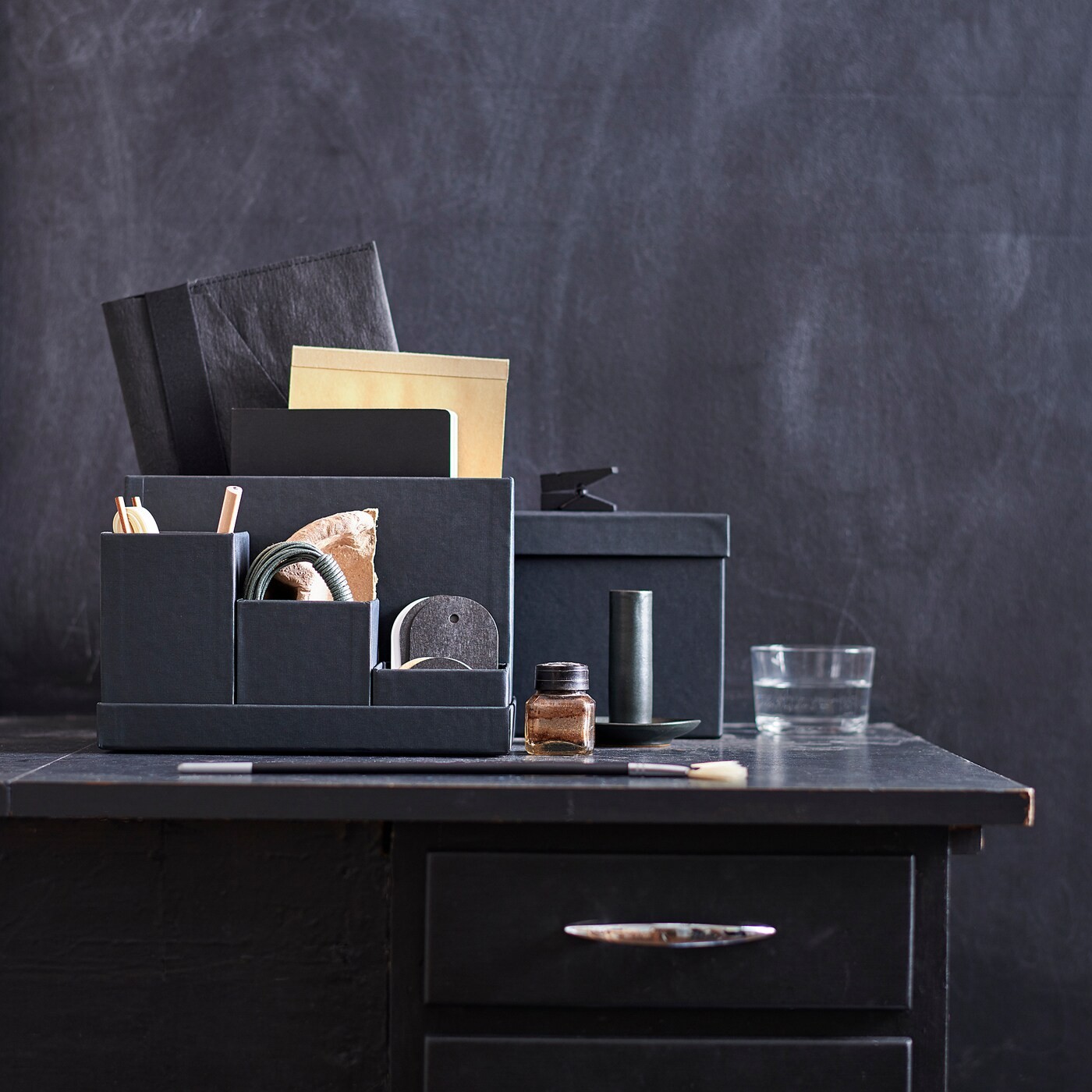 TJENA Desk organiser