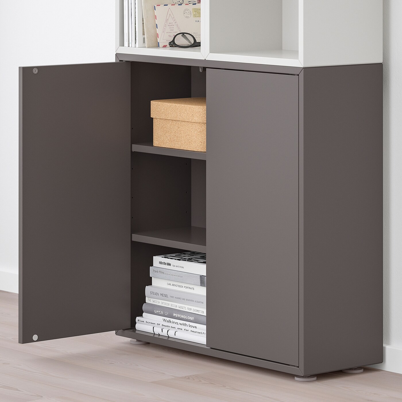 EKET Cabinet combination with feet