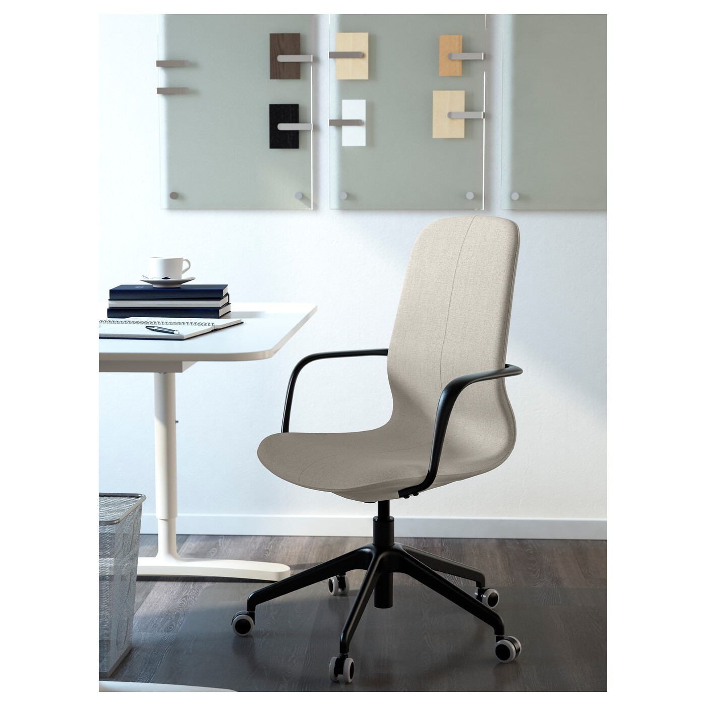 LÅNGFJÄLL Office chair with armrests