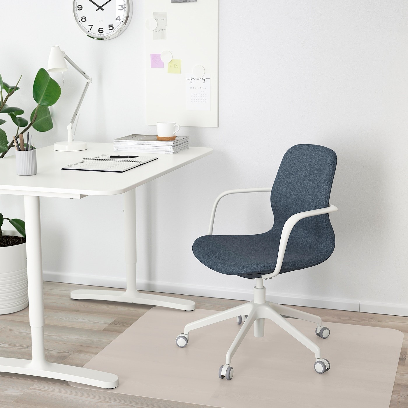 LÅNGFJÄLL Office chair with armrests