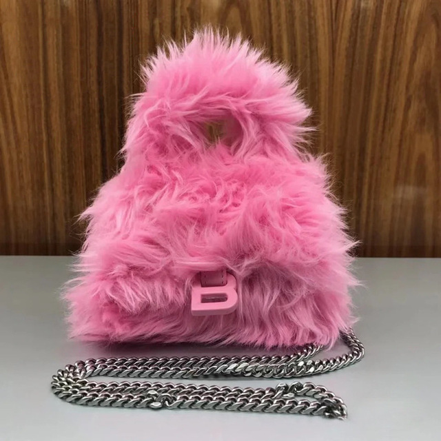 2021 winter new luxury design fashion hourglass pink vintage faux fur bag female portable one shoulder diagonal clutch satchels