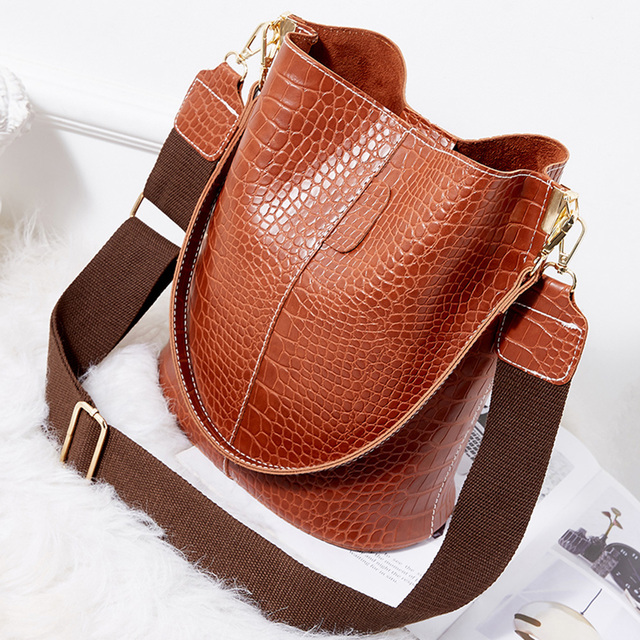 Crocodile Retro Women's Shoulder Bag Large Capacity Shoulder Bag Luxury PU Leather Bucket Bag 2021