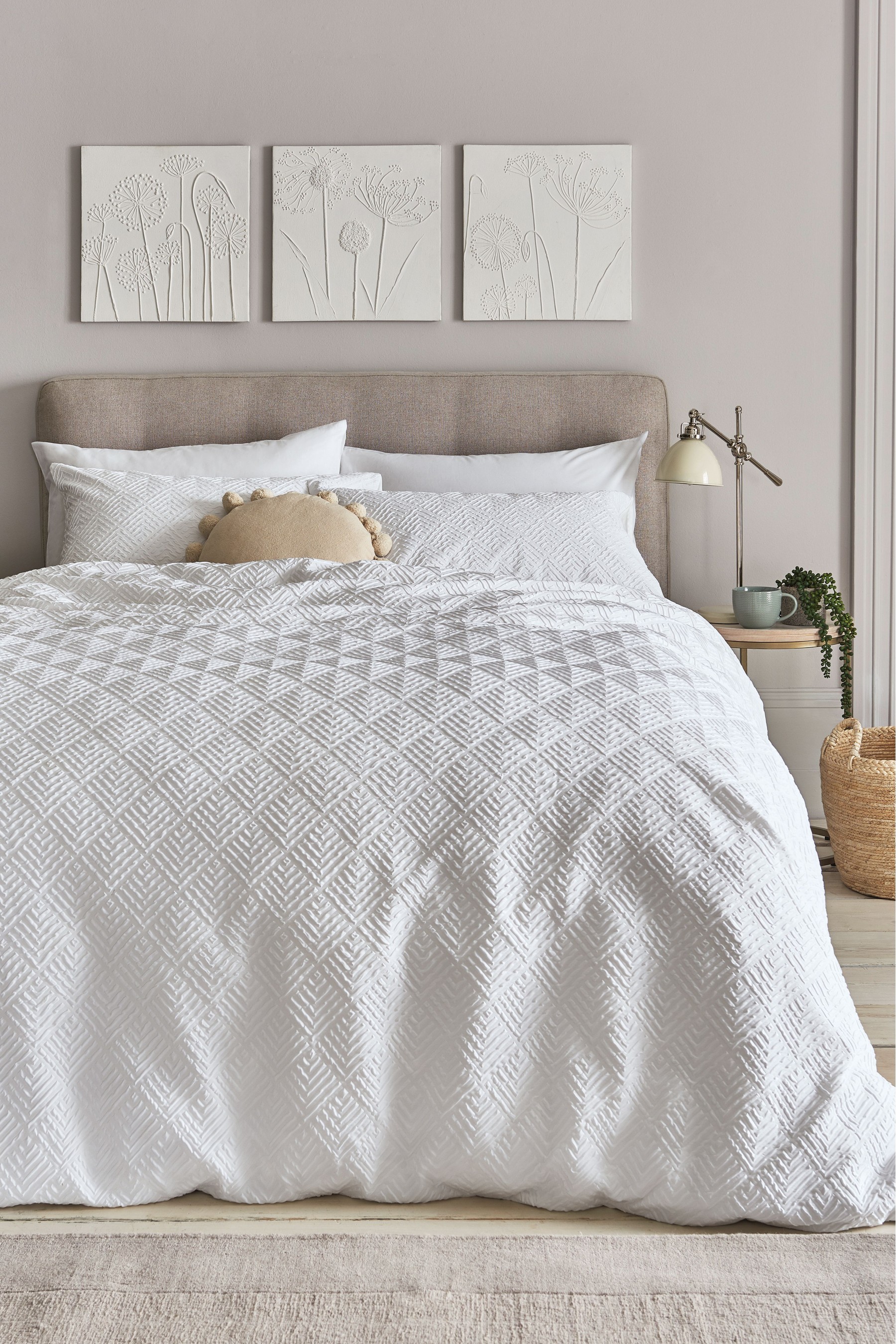 Embossed Geometric Duvet Cover And Pillowcase Set