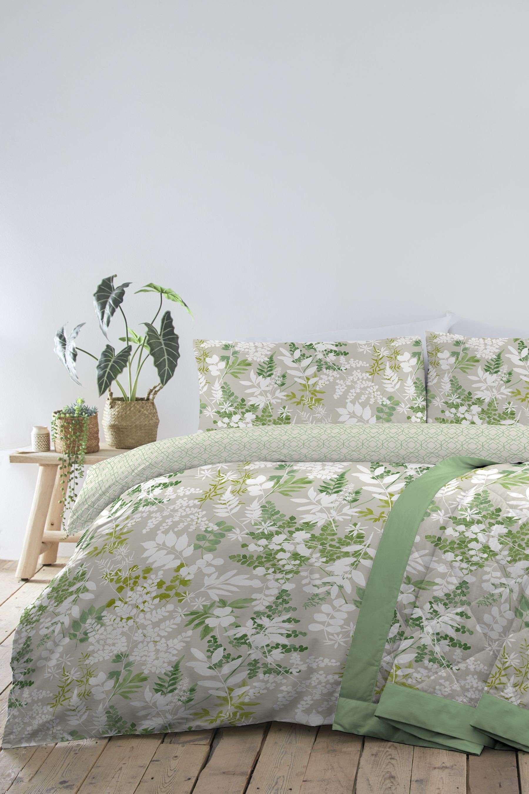 D&D Delamere Floral Duvet Cover and Pillowcase Set