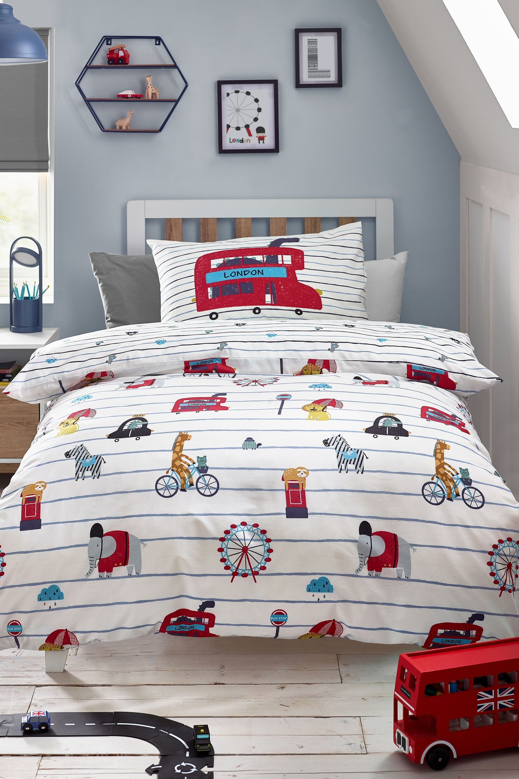 Jubilee London Safari Animals Reversible Duvet Cover and Pillowcase Set