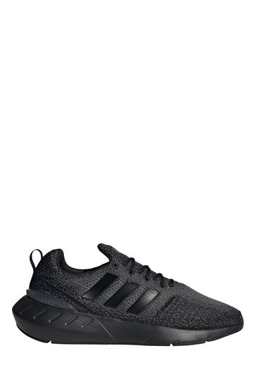 حذاء رياضي أسود Swift Run من adidas Originals