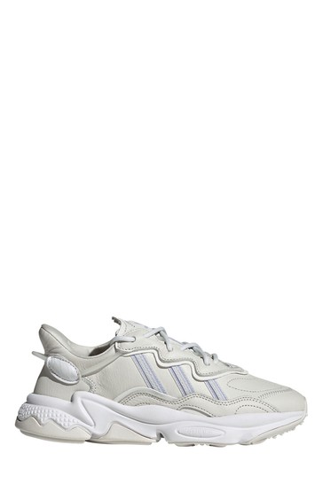 حذاء رياضي Ozweego من Adidas Originals